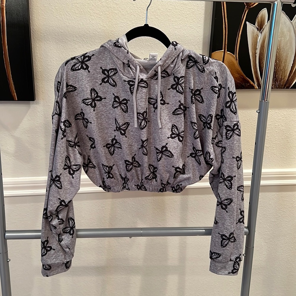 Grey and black butterfly set